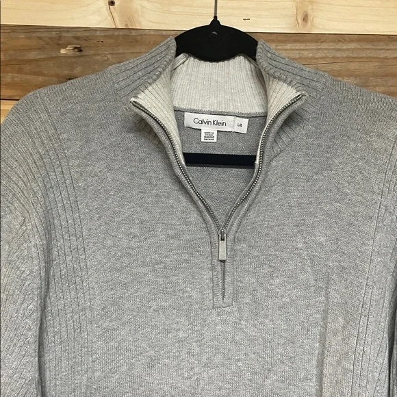 Calvin Klein size large Gray Mock-neck QuarterZip Super Soft Stretchy Sweater